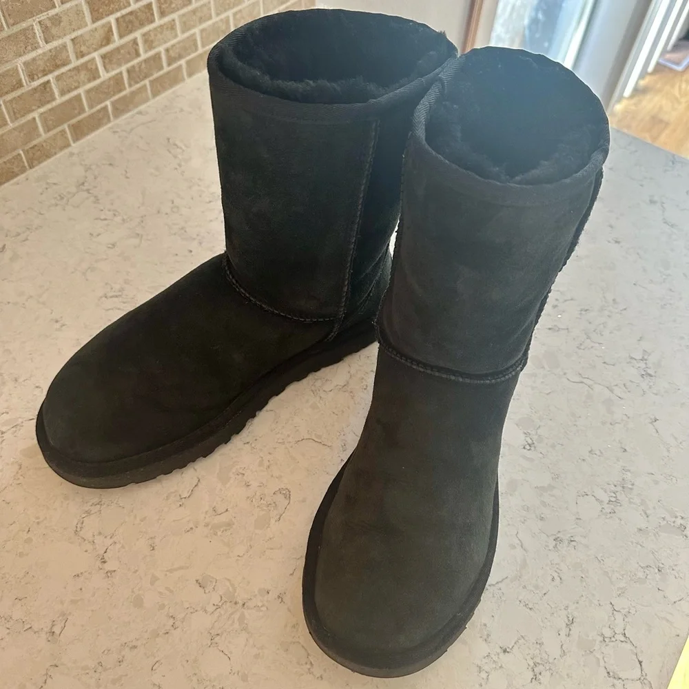 UGG Black Shearling Boots Size 8 - Picture 1 of 10